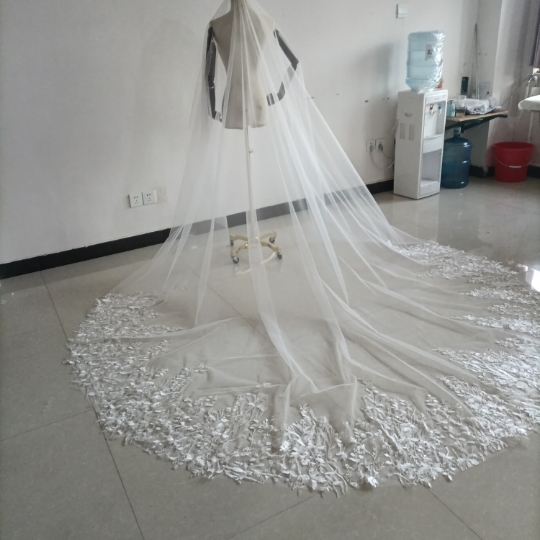 中華のおせち贈り物 繊細レース 【お値下げしました】ベールダウン可能 全長3.5m ロングベール スーツ・フォーマル・ドレス