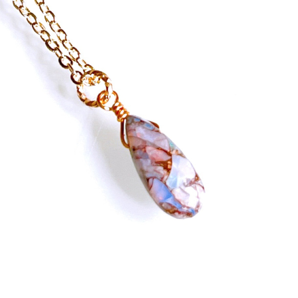 十月誕生石：優雅的白色和金色銅蛋白石項鍊，14kgf，防過敏 第4張的照片