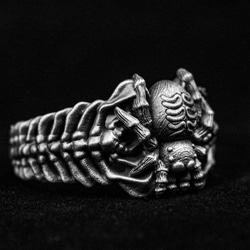 925 スターリングシルバー スパイダー リング、ムカデの指輪、背骨リング、爬虫類リング、シンプルなスタイルのリング 1枚目の画像