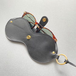 【お得な２点セット】カードケース付きサングラス＆眼鏡ホルダー(ブラック） 3枚目の画像