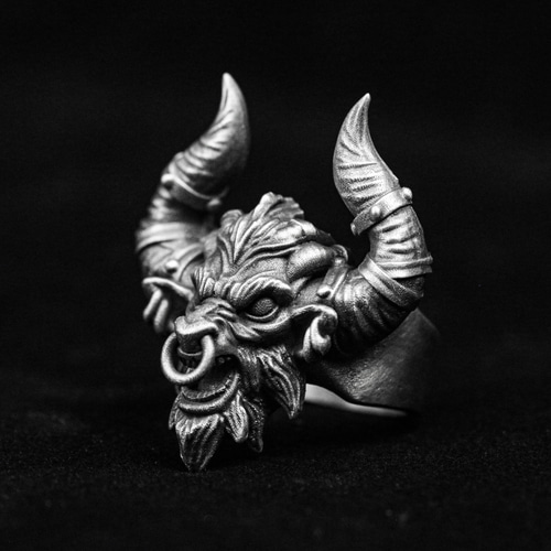 シルバーリング 牛骨の顔のカービングハンドメイド 仔うしリング こうしリング シルバーアクセサリー 動物モチーフ