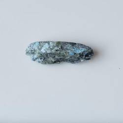 【一点物】 中宇利石 鉱物原石ブローチ 天然石 ハンドメイド アクセサリー (No.2340) 3枚目の画像