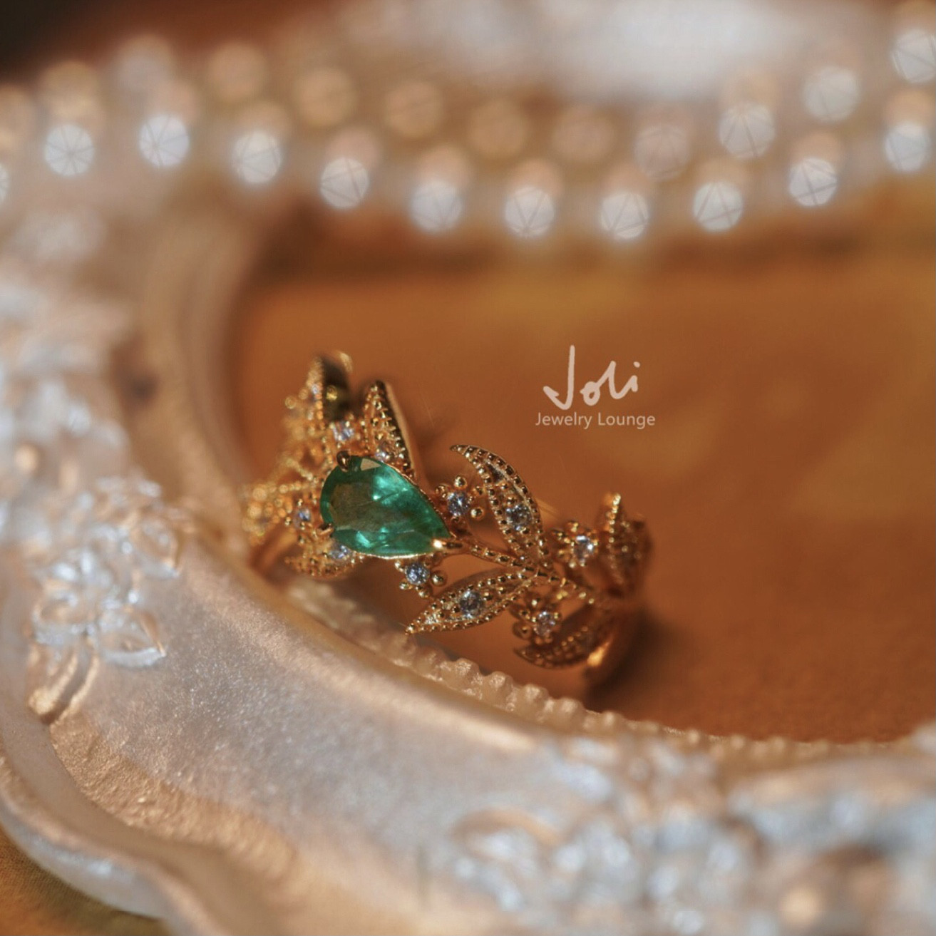 天然宝石 リーフ エメラルド レトロ アート ドロップ ミル打ち リング キラキラ ゴージャス グリーン 緑 指輪