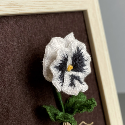 （ 美品 ）「  パンジー  」【  刺繍額 】刺繍画 美品 ）「 パンジー 」【 刺繍額 】刺繍画