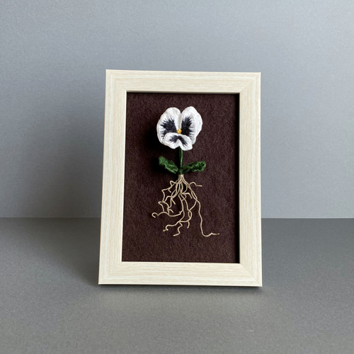 （ 美品 ）「  パンジー  」【  刺繍額 】刺繍画 楽天市場】◎注目輸入刺繍！◎ 刺繍 輸入キット 小さなパンジー