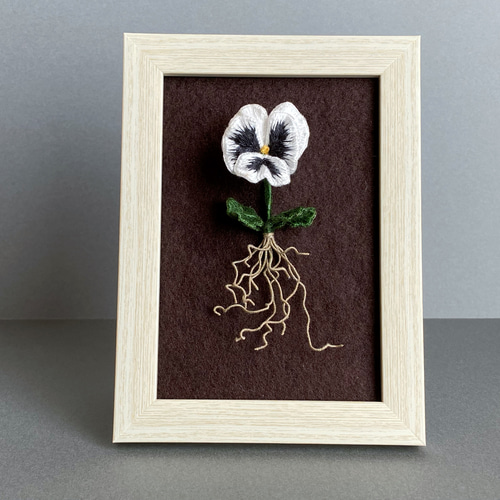 白黒フリルパンジーの立体刺繍作品 Lサイズ額装 立体・オブジェ
