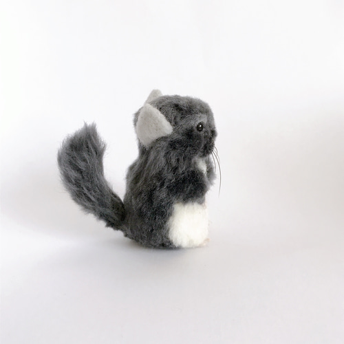 チンチラの羊毛フェルトマスコット（濃いグレー） 羊毛フェルト little