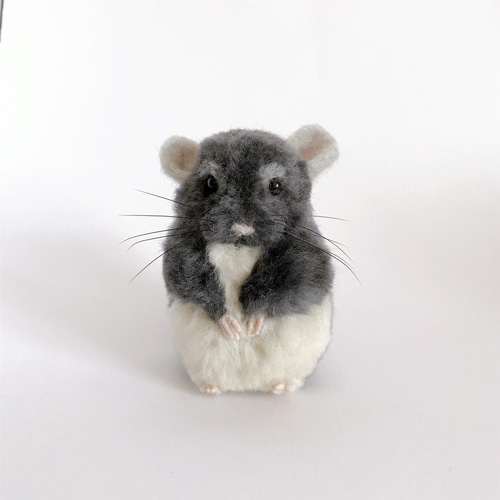 チンチラの羊毛フェルトマスコット（濃いグレー） 羊毛フェルト little