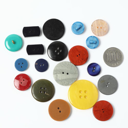 チェコ ヴィンテージのプラスチック・ボタン 色々アソート19個セット 3枚目の画像