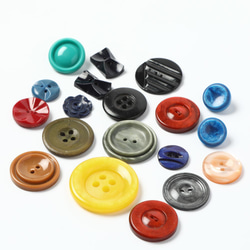 チェコ ヴィンテージのプラスチック・ボタン 色々アソート19個セット 2枚目の画像