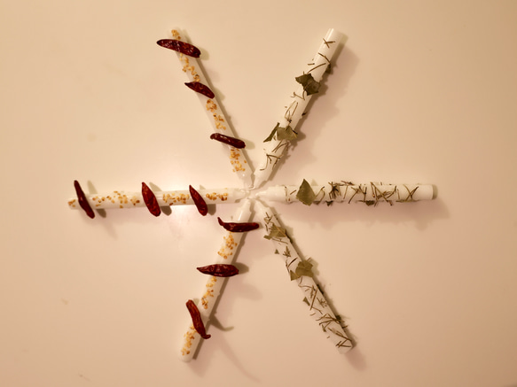 魔女の作るハーバルキャンドル（二色x３本セット） 6枚目の画像