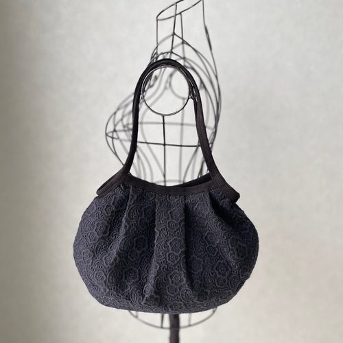 ✤新柄追加》コロンと可愛いショルダーグラニーバッグ 上品な刺繍