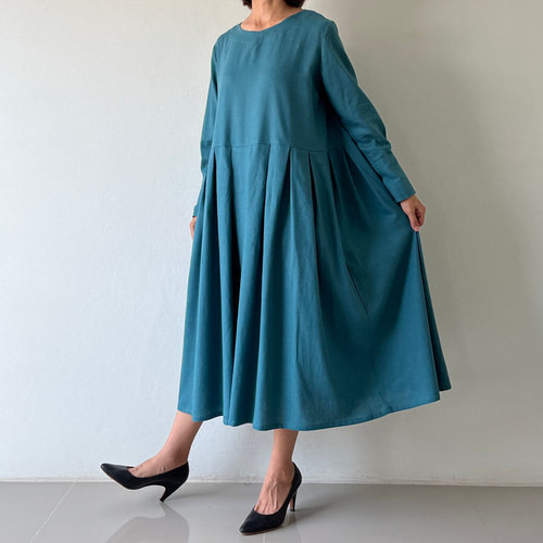 ターコイズブルー 英国風ハーフリネン 長袖ロングタックワンピース 春