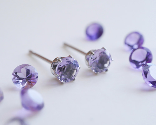春紫のきらめき】アメジストの一粒ピアス 4mm 2月誕生石 サージカル