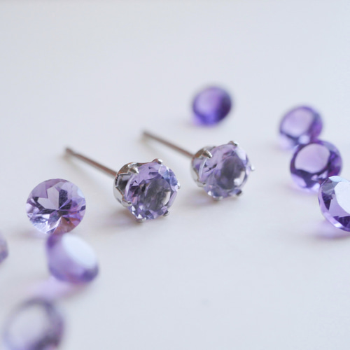 春紫のきらめき】アメジストの一粒ピアス 4mm 2月誕生石 サージカル