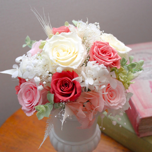 プリザーブドフラワー】薔薇のクラシックアレンジメント ベージュ