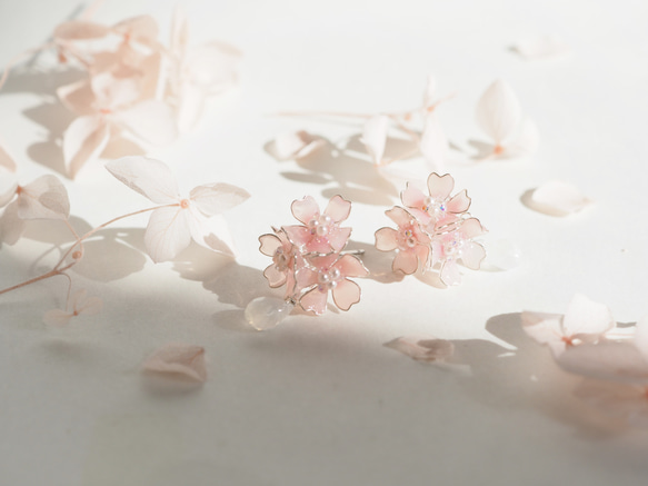 桜とムーンストーンのピアス・イヤリング 10枚目の画像