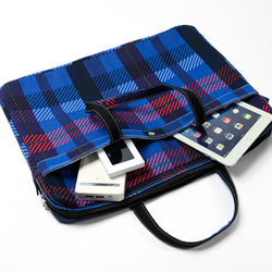 大人可愛いパソコンバッグ（タータンチェック 紺×青×赤）15.6インチ 大容量 両側ポケット レディースorメンズ 5枚目の画像