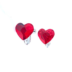 【スワロフスキー　classy heart 　ハート　 赤　イヤリング】1４mm  バレンタイン　ハート 3枚目の画像