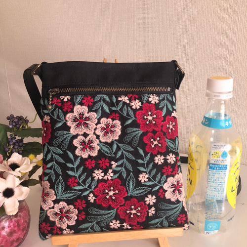 サコッシュ(スマホショルダー) 黒系 Ⅳ サコッシュ tumugi 通販  