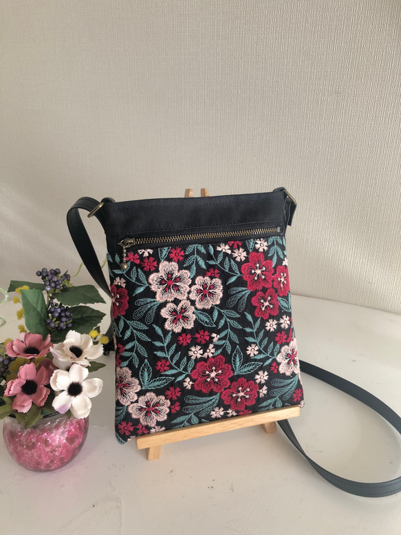 サコッシュ(スマホショルダー) 黒系 Ⅳ サコッシュ tumugi 通販  