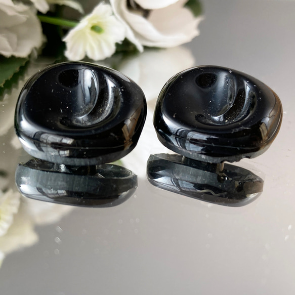 【送料無料】2個 1930s チェコ製 アンティーク ヴィンテージ 黒ガラスボタン 素材 [EY8406] 2枚目の画像
