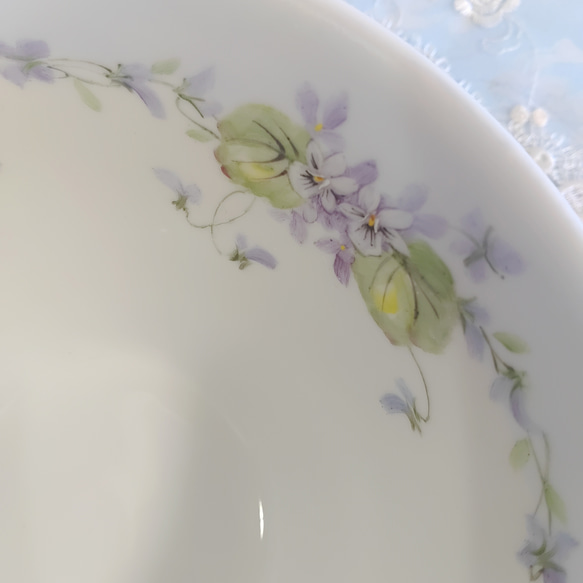 ♡ラーメン鉢＆レンゲ＋カトラリーレスト皿付(スミレ/縁ブルー) 5枚目の画像