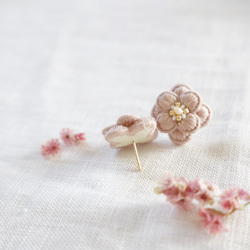 8枚花びら 刺繍イヤリング・ピアス 桜色 4枚目の画像