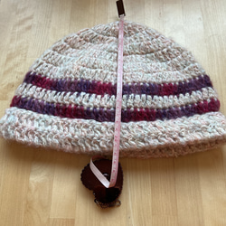 冬のニット帽 ベージュグラデーション＊ウール100% かぎ針編み リボン 暖かい/温活 8枚目の画像