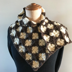 ウール100%  モチーフ編み（かぎ針編み）のストール　マフラー　ショール　ネックウォーマー 3枚目の画像