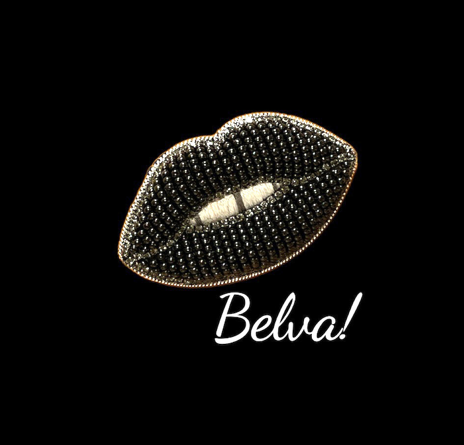 ビーズ刺繍のブローチ　-唇(ブラック歯がチラリ) -lips