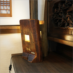 古材梁のテーブルランプ 和モダン 照明 間接照明 おしゃれ テーブルライト ウッド 天然木 デスクライト アンティーク 2枚目の画像