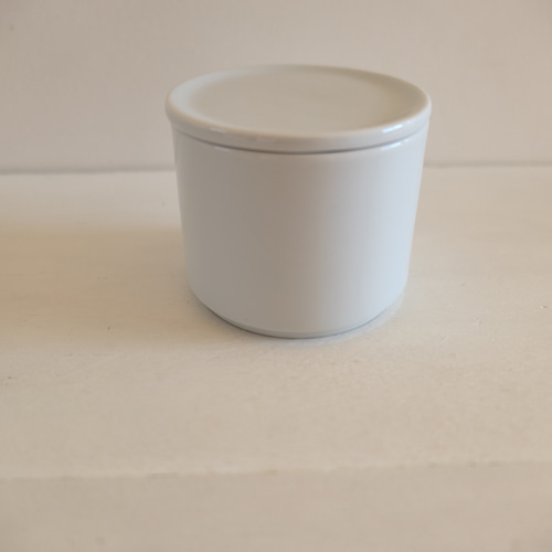 白磁のシュガーポット・キャニスター・蓋もの/デンマーク製