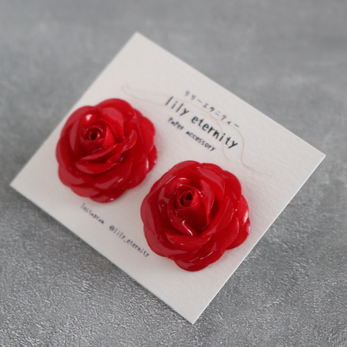 プリンセスドゥモナコ（赤）イヤリング／ピアス 大ぶり レッド 薔薇