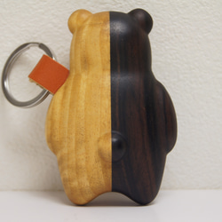 クマのぬいぐるみロボ　黒檀＆サテンウッド（木材）ピューター（金属）キーホルダー、バッグチャーム 2枚目の画像