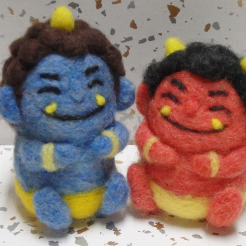 m様ご予約品》ニコニコ笑顔の赤鬼さんと青鬼さん♥ 羊毛フェルト 紫花