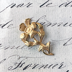 Brass Stamping Flower 約30mm×16mm [VFIN-082]＊1個＊Vintage＊ 3枚目の画像