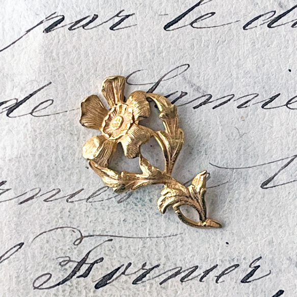 Brass Stamping Flower 約30mm×16mm [VFIN-082]＊1個＊Vintage＊ 3枚目の画像