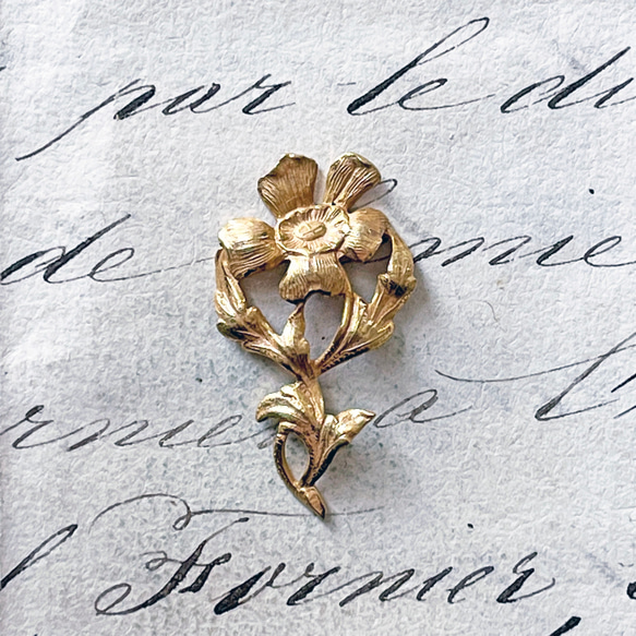 Brass Stamping Flower 約30mm×16mm [VFIN-082]＊1個＊Vintage＊ 2枚目の画像