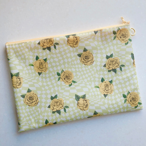 リバティ「チェッカードローズ」（イエロー） クリアフラットポーチ A5