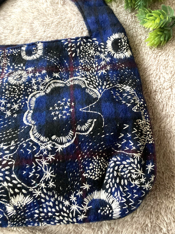 bird &flower刺繍ハンドバッグ 2枚目の画像