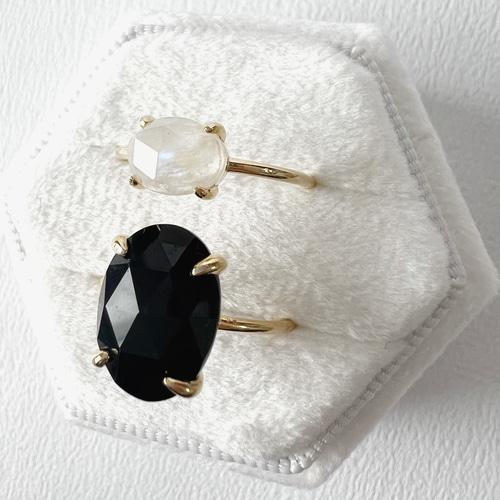 JORIE】漆黒のブラックオニキス 8月誕生石 （フリーサイズ、固定