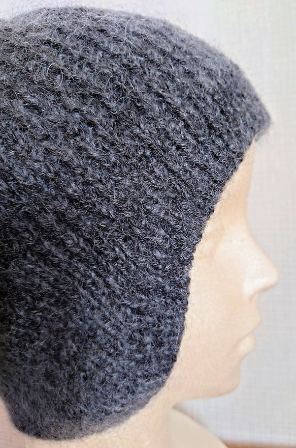 【即納】耳付き帽リブ編み多めのニット帽手編み暖かいウール 100%モヘア 2枚目の画像