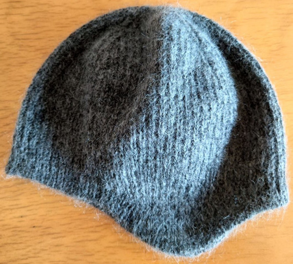 【即納】耳付き帽リブ編み多めのニット帽手編み暖かいウール 100%モヘア 3枚目の画像