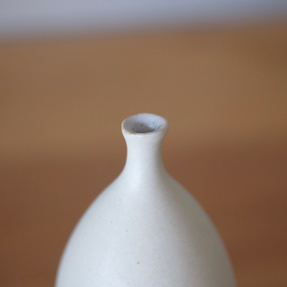 一輪挿し(7) 白　ドライフラワー　生花　花瓶　陶器 2枚目の画像