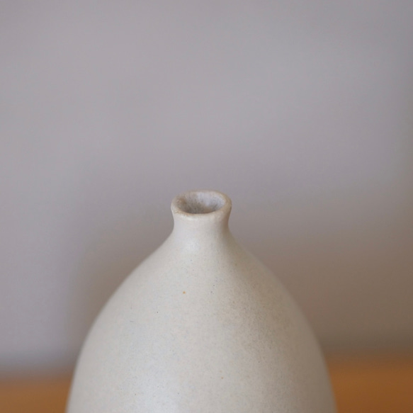 一輪挿し(8) 白　ドライフラワー　生花　花瓶　陶器 2枚目の画像
