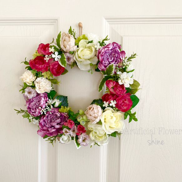 赤がポイントの華やかな❤︎アーティフィシャルフラワーリース　25cm 赤がポイントの華やかな❤︎アーティフィシャルフラワーリース 25cm