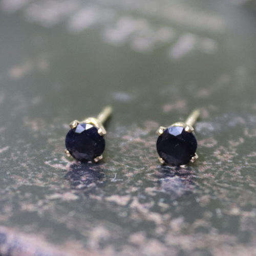 14KGF ブラックサファイア 4mm シンプル 一粒 ピアス ピアス（スタッド