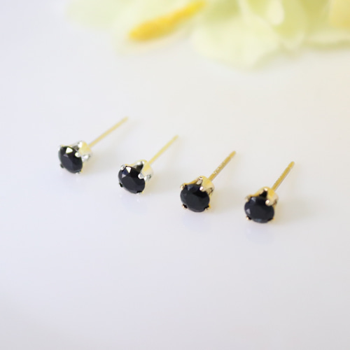 14KGF ブラックサファイア 4mm シンプル 一粒 ピアス ピアス（スタッド