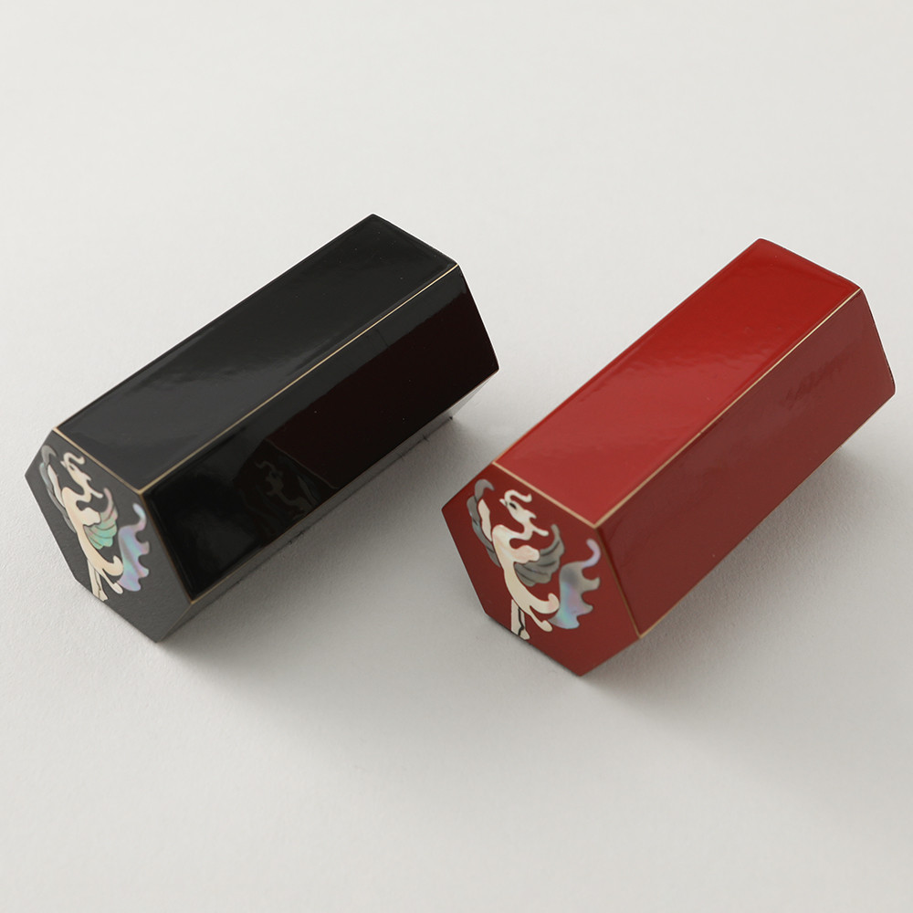 鳳凰 寸寸六方 文鎮　[銅製・金胎漆器+螺鈿]